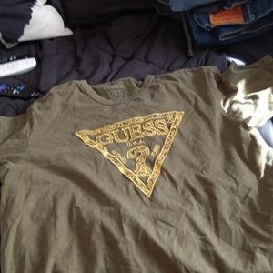 Vintage Guess T in Olive